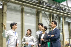 工事現場・現場視察などの貸切バス送迎もお任せ！活用例と利用の際の注意点