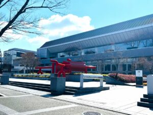 みやこめっせは、岡崎公園にあり、ピストン運行・シャトル運行の際は、岡崎公園バス駐車場の利用が必要です。